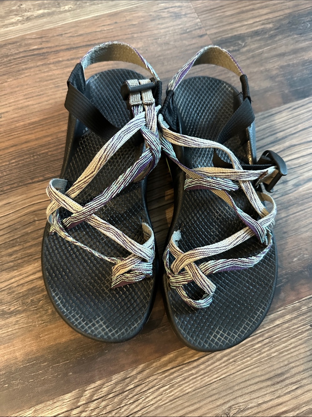 Chaco Black Sandal with Toe Woven Strap Women’s Size 9